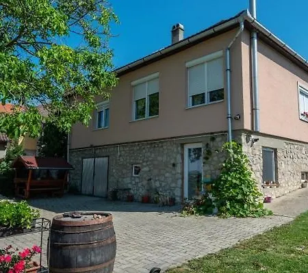 Apartment Hortenzia Vendeghaz *