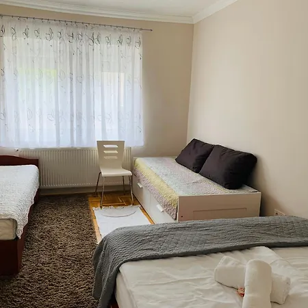 Hortenzia Vendeghaz Apartment Mor