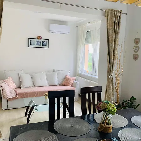 Apartment Hortenzia Vendeghaz *